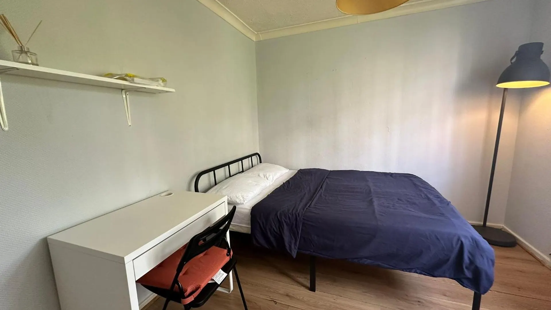 Whitechapel Rooms R2 Лондон